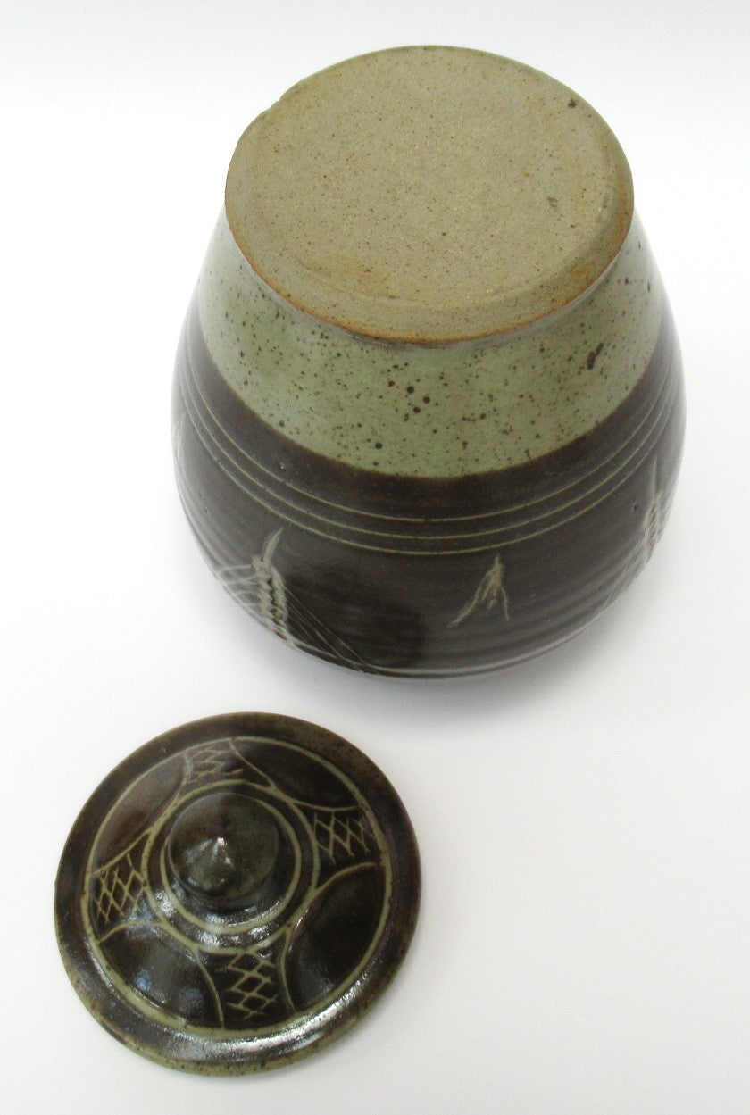 Chris Lewis, British studio pottery stoneware jar and cover, c1985