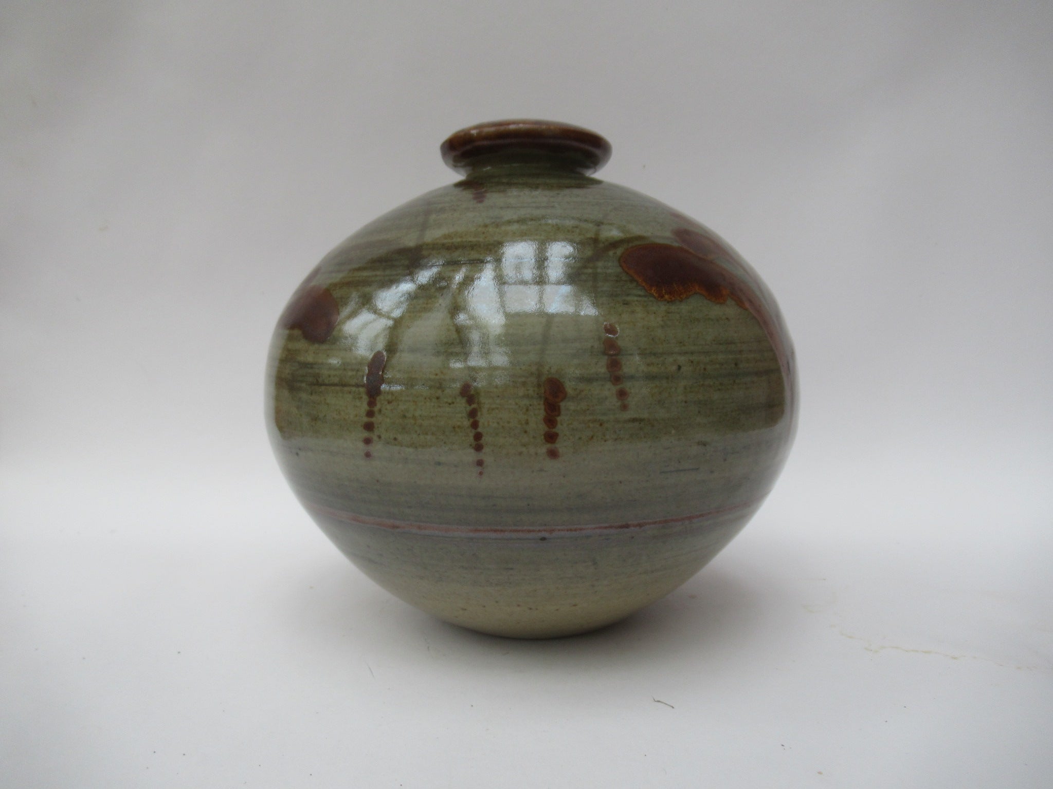 David Leach, Lowerdown pottery, large studio pottery jar, foxglove decoration, c1985