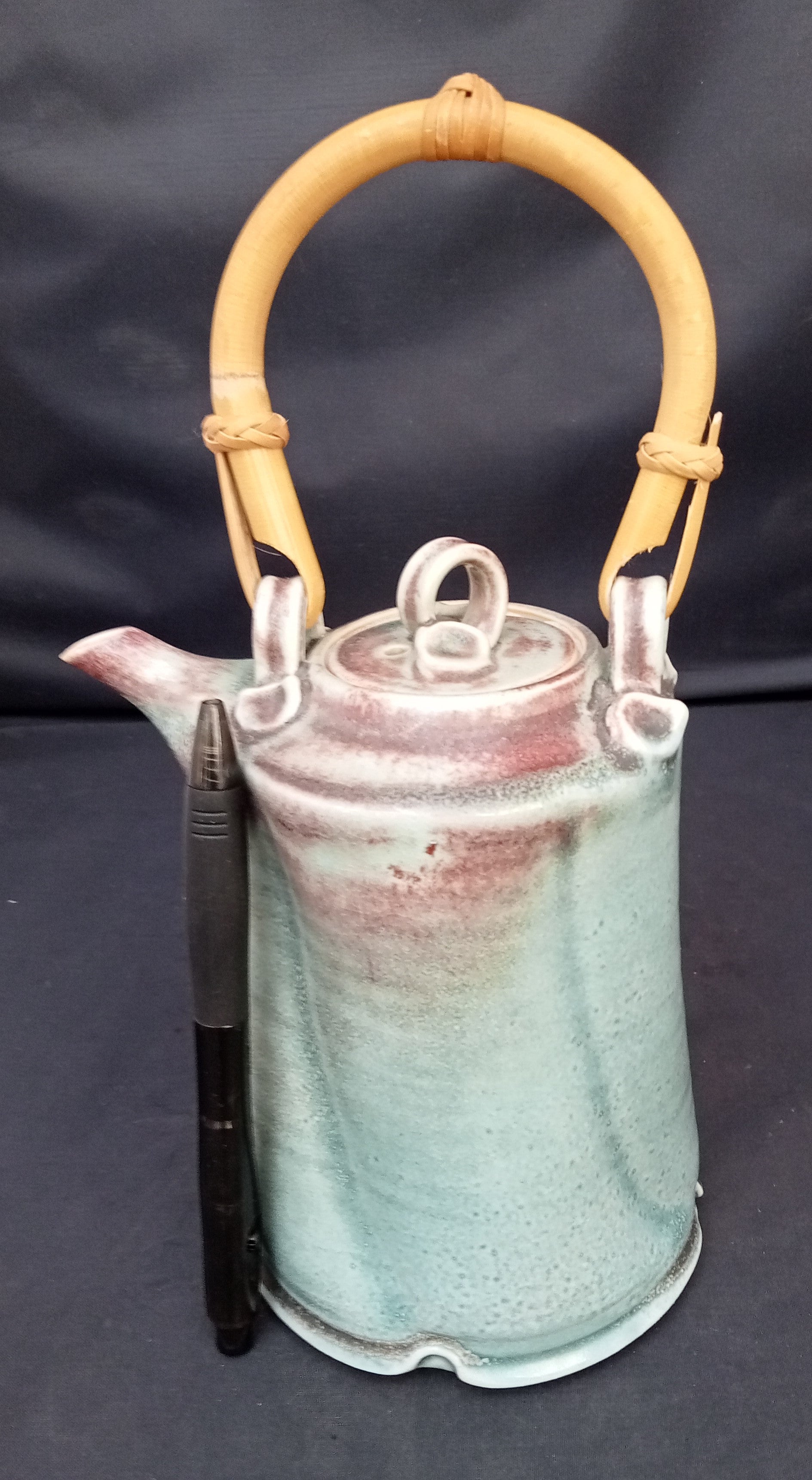 Bridget Drakeford porcelain coffee pot, celadon & sang be boeuf glaze, 2000