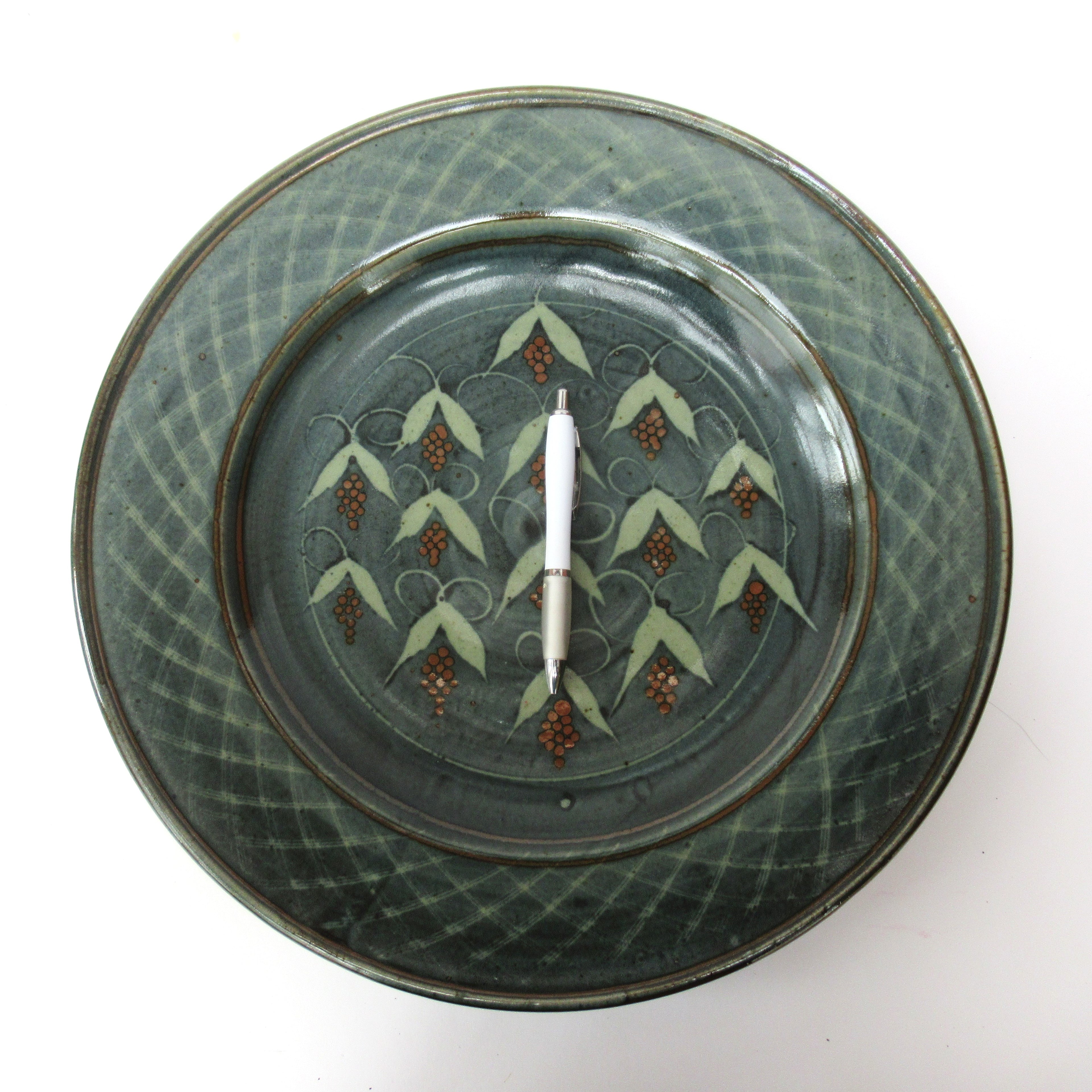 David Frith, Brookhouse Pottery, large stoneware charger or shallow dish, c1990