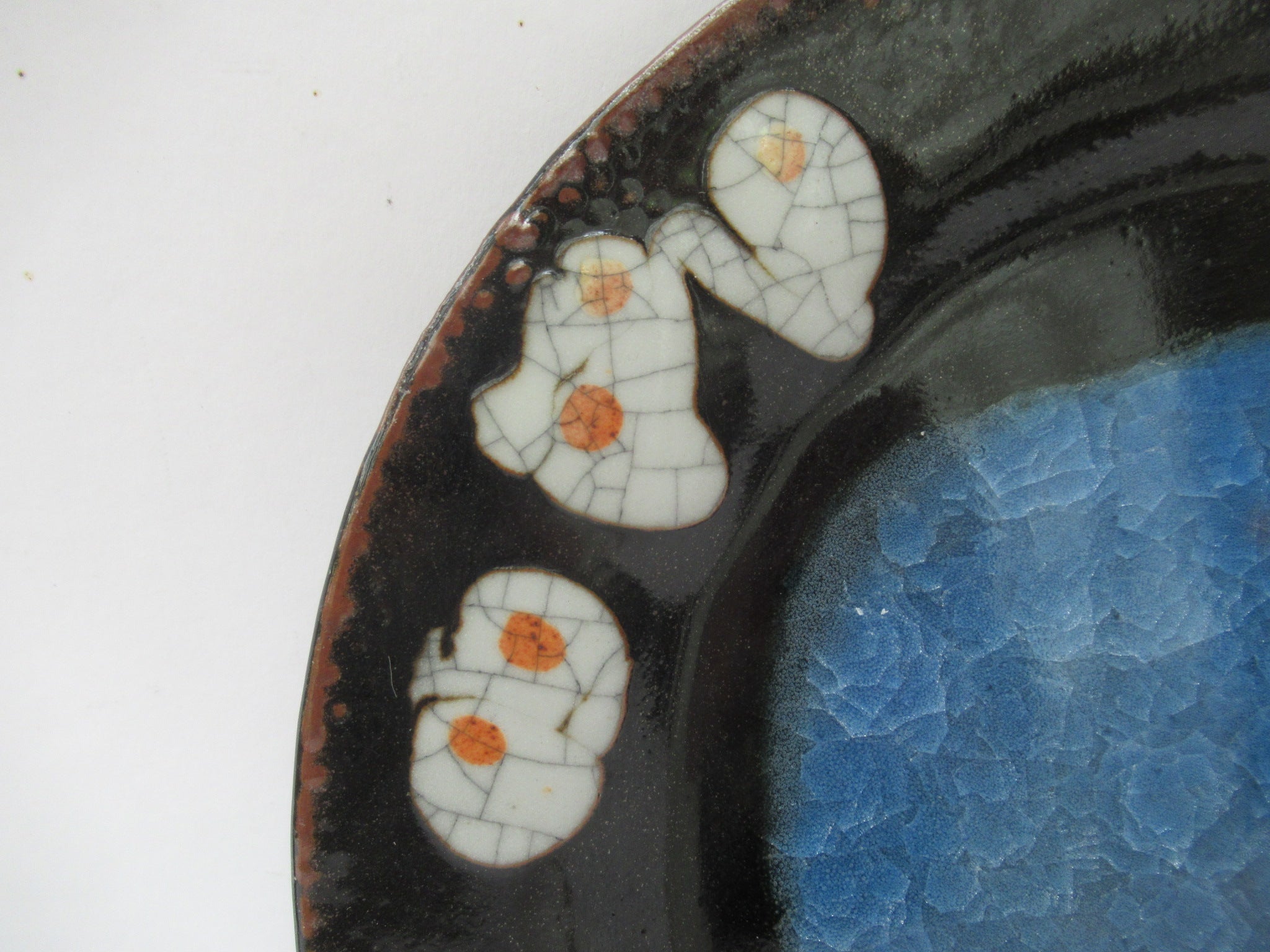 Liz Bowe studio pottery reduction fired stoneware dish or plate, c2010