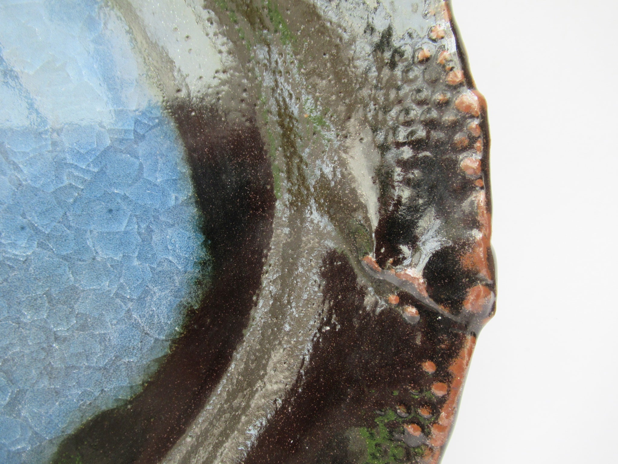 Liz Bowe studio pottery reduction fired stoneware dish or plate, c2010