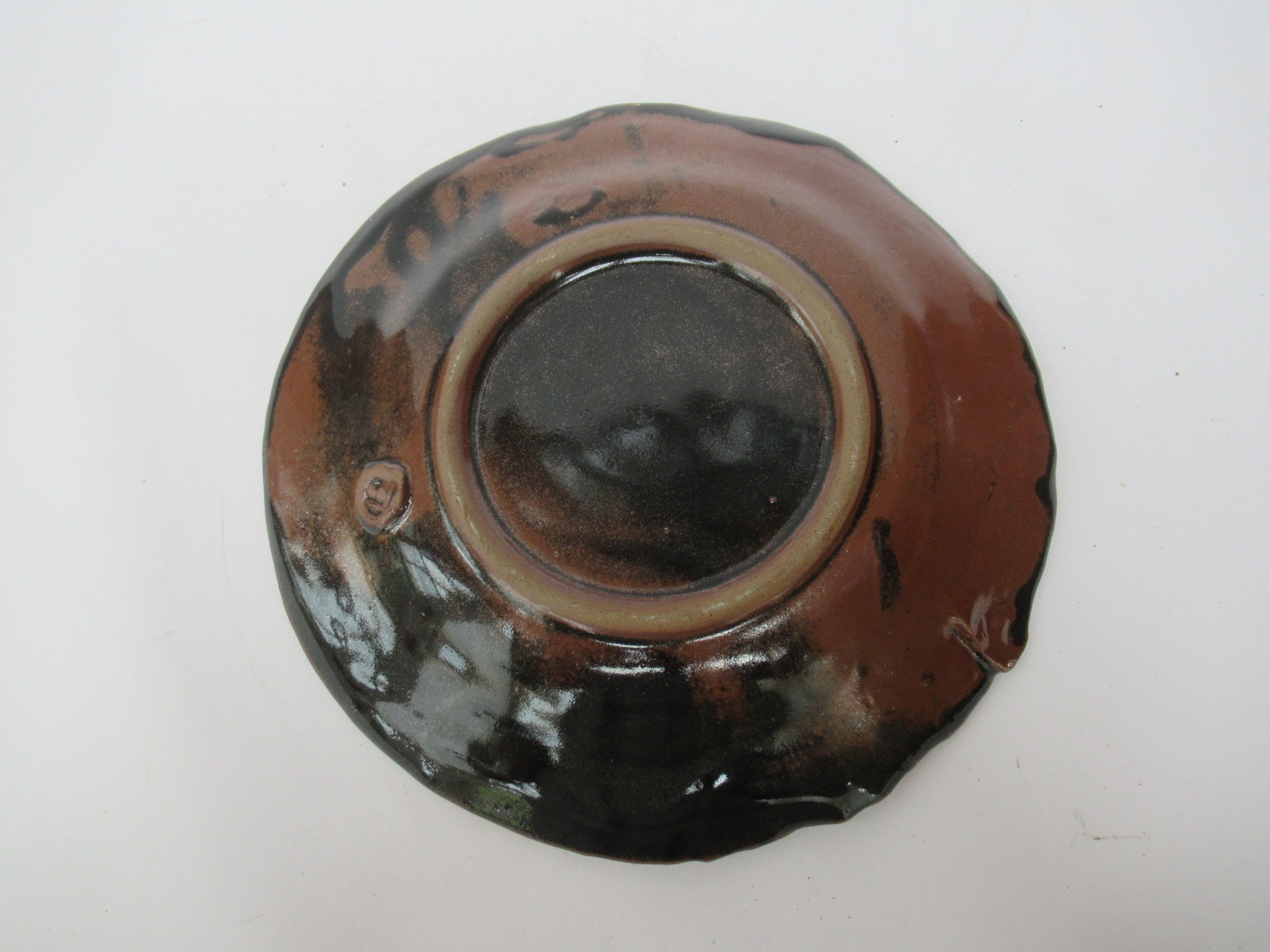 Liz Bowe studio pottery reduction fired stoneware dish or plate, c2010