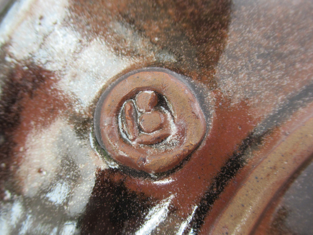 Liz Bowe studio pottery reduction fired stoneware dish or plate, c2010