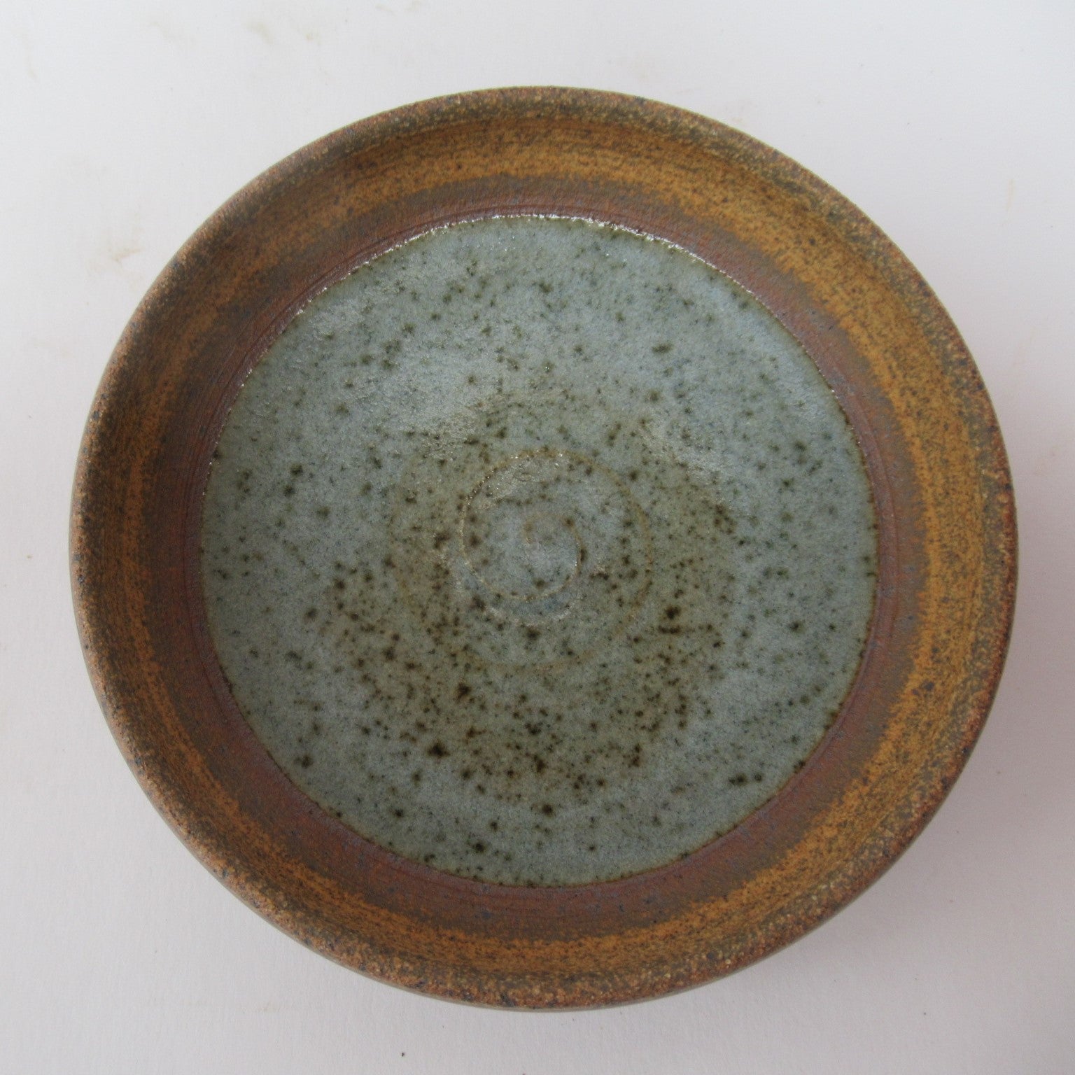 Peter Sparrey studio pottery stoneware sang-be boeuf glazed jar and cover, c1990