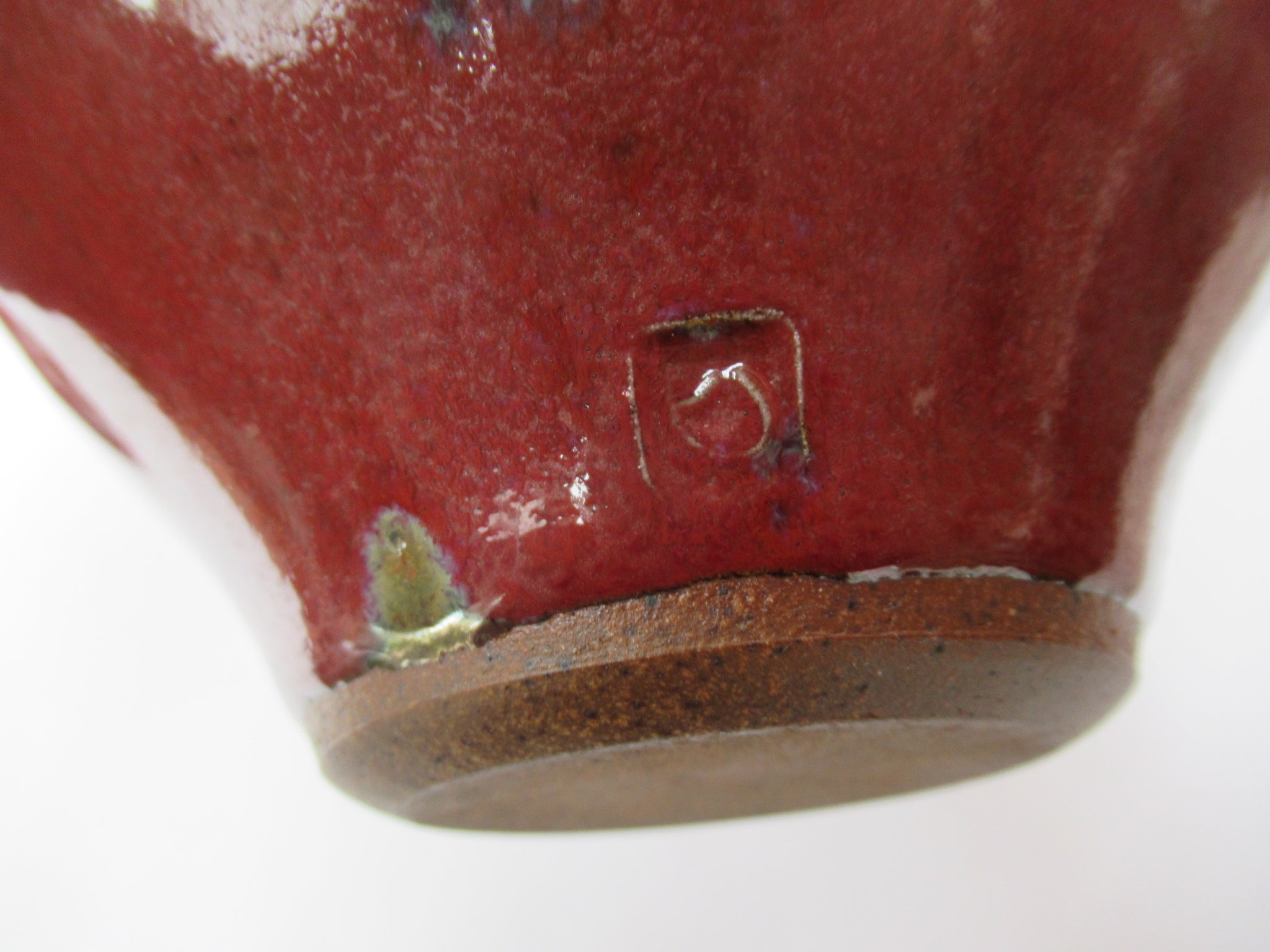 Peter Sparrey studio pottery stoneware sang-be boeuf glazed jar and cover, c1990