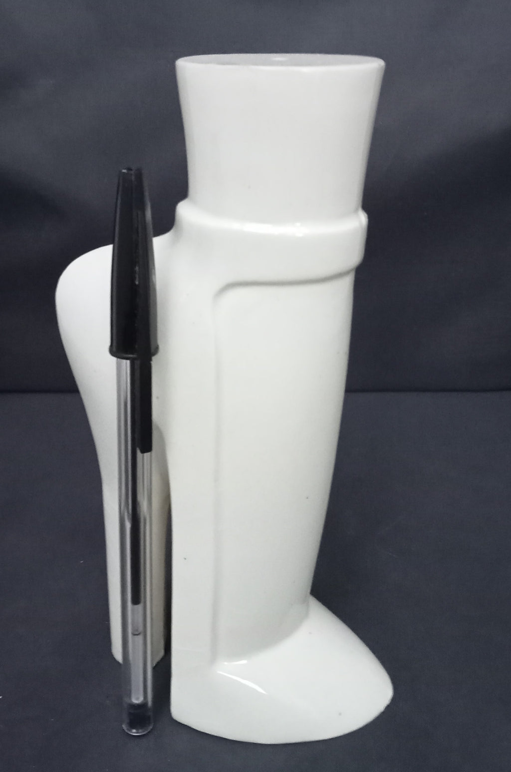 Lawson Ernest Rudge, stiletto salt pot, 1977 Pop Art studio pottery