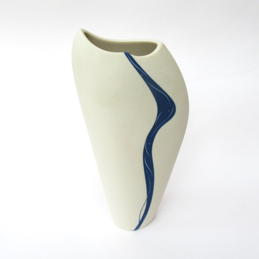Sue Dyer, studio pottery porcelain Mishima inlay wave vase, c2000