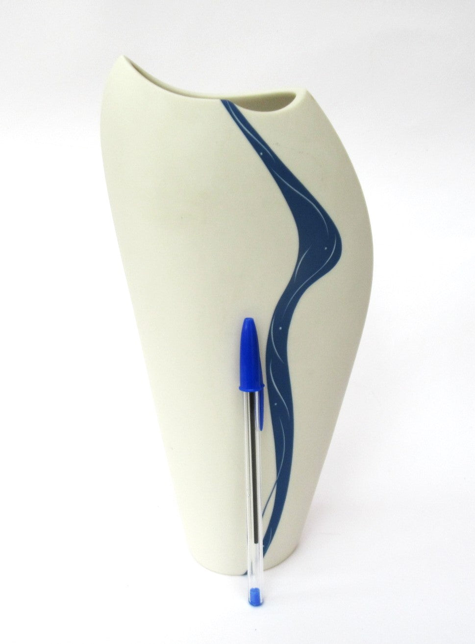 Sue Dyer, studio pottery porcelain Mishima inlay wave vase, c2000
