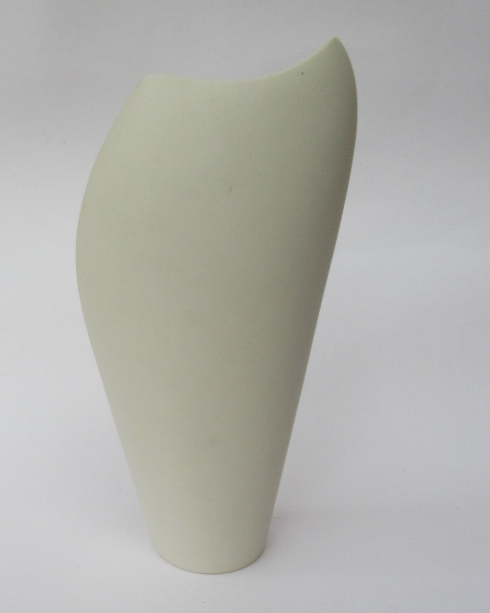 Sue Dyer, studio pottery porcelain Mishima inlay wave vase, c2000