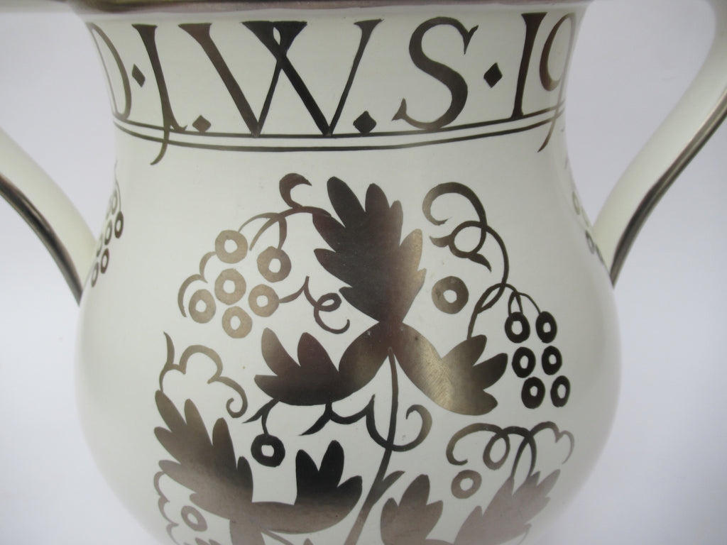 Large Wedgwood bicentenary vase designed 1930 by Louise Powell, issued c1950