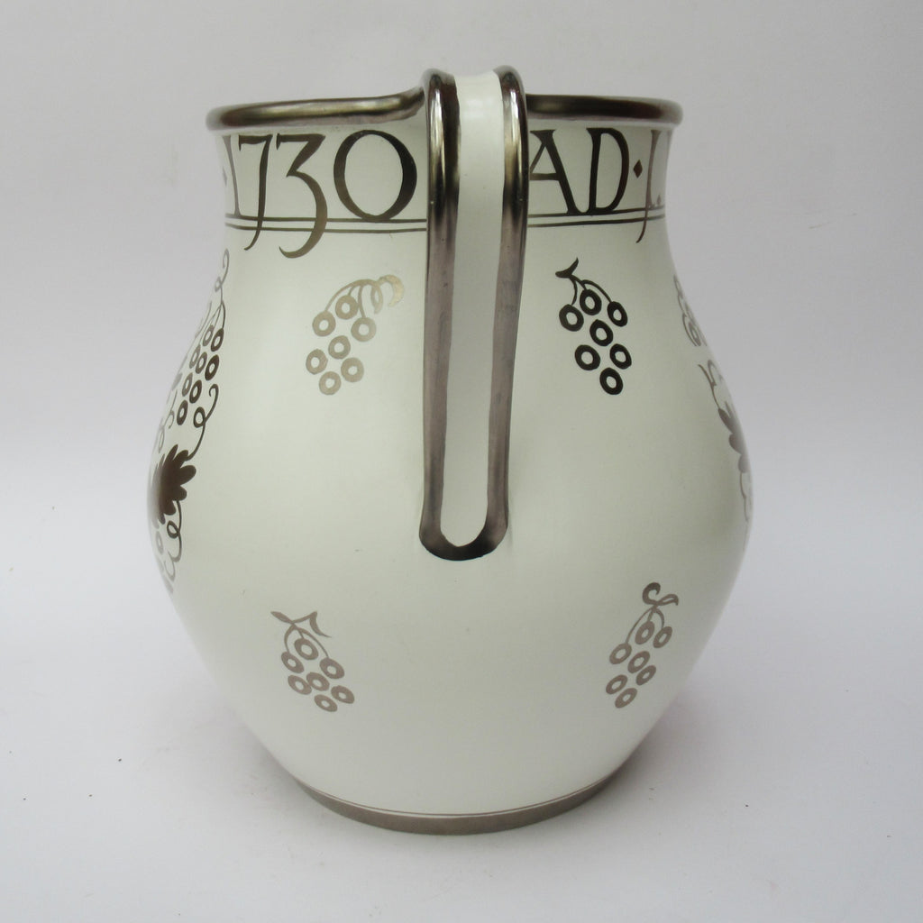 Large Wedgwood bicentenary vase designed 1930 by Louise Powell, issued c1950